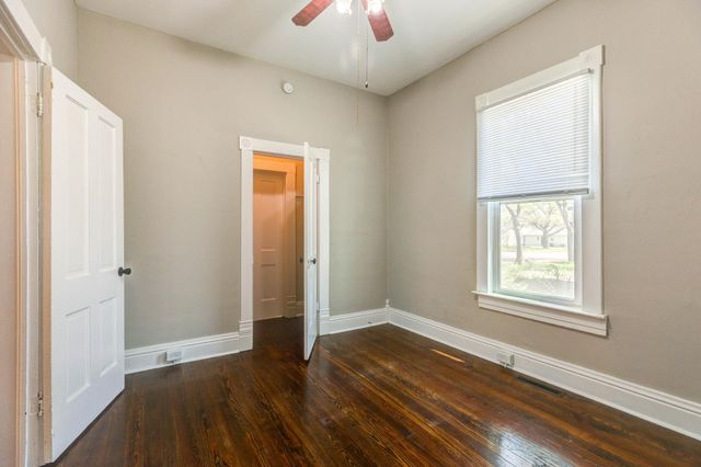 818 Gypsum Ave, Salina, KS 67401