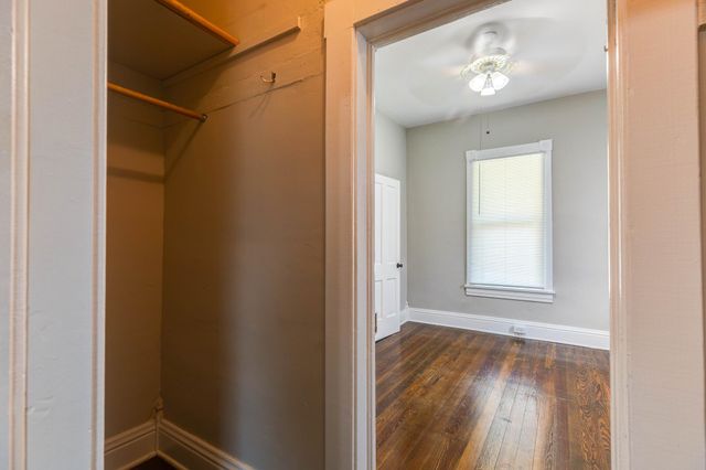 818 Gypsum Ave, Salina, KS 67401