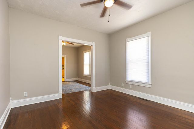 818 Gypsum Ave, Salina, KS 67401