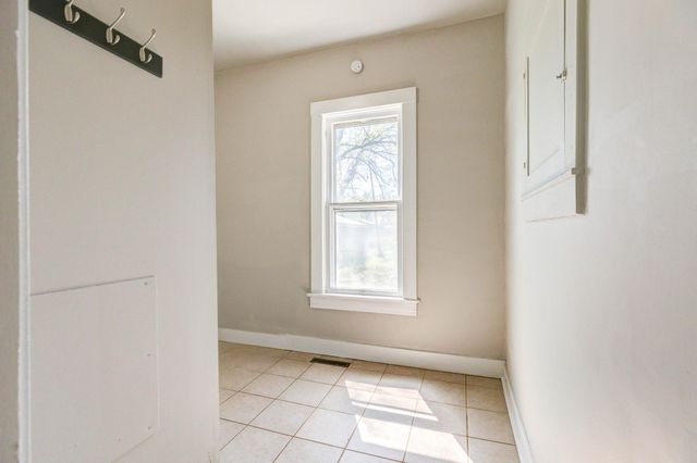 818 Gypsum Ave, Salina, KS 67401