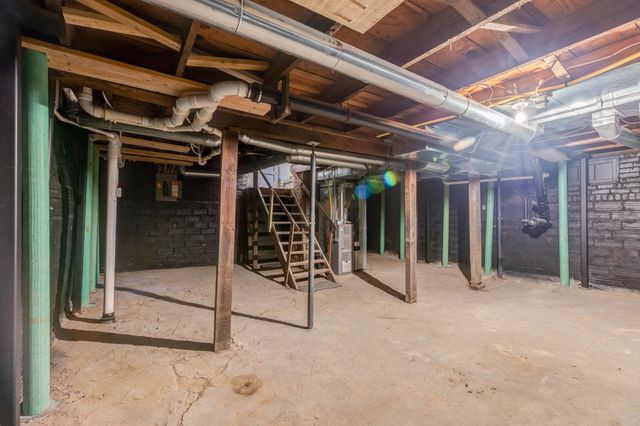 818 Gypsum Ave, Salina, KS 67401