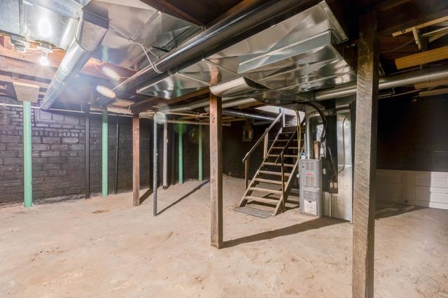 818 Gypsum Ave, Salina, KS 67401