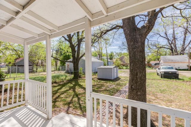 818 Gypsum Ave, Salina, KS 67401