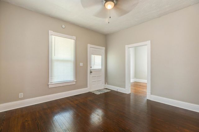 818 Gypsum Ave, Salina, KS 67401