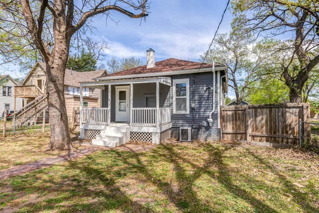 818 Gypsum Ave, Salina, KS 67401