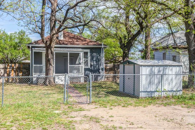 818 Gypsum Ave, Salina, KS 67401