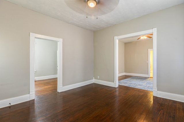 818 Gypsum Ave, Salina, KS 67401