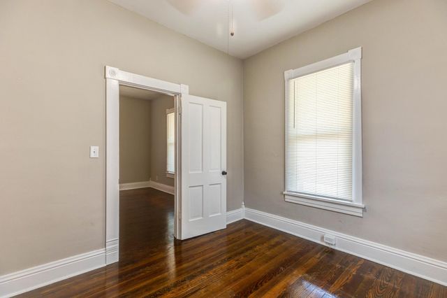 818 Gypsum Ave, Salina, KS 67401