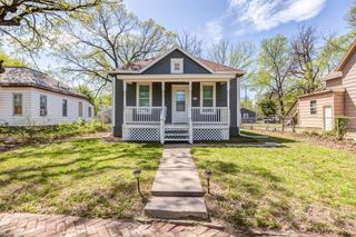 818 Gypsum Ave, Salina, KS 67401