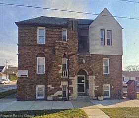 7542 Manor Street, Dearborn, MI 48126
