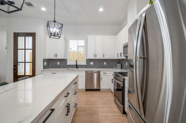 6405 Highland Pine Lane, Houston, TX 77091