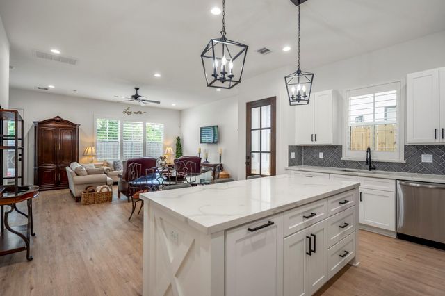 6405 Highland Pine Lane, Houston, TX 77091