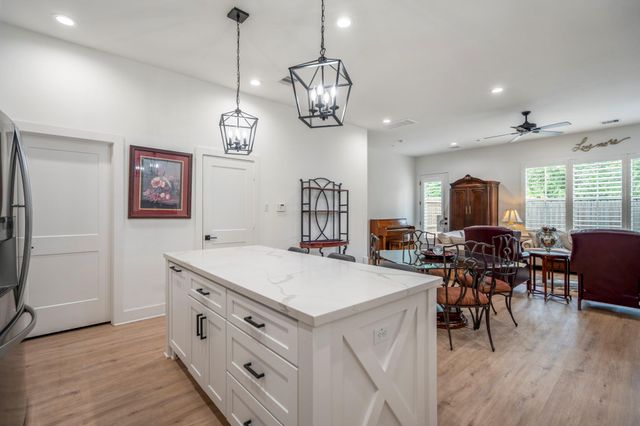 6405 Highland Pine Lane, Houston, TX 77091