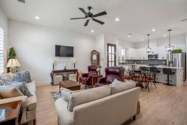6405 Highland Pine Lane, Houston, TX 77091