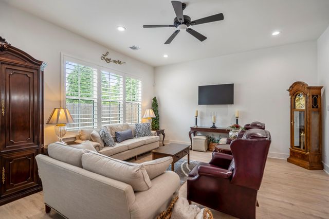 6405 Highland Pine Lane, Houston, TX 77091
