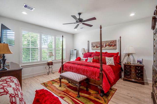 6405 Highland Pine Lane, Houston, TX 77091