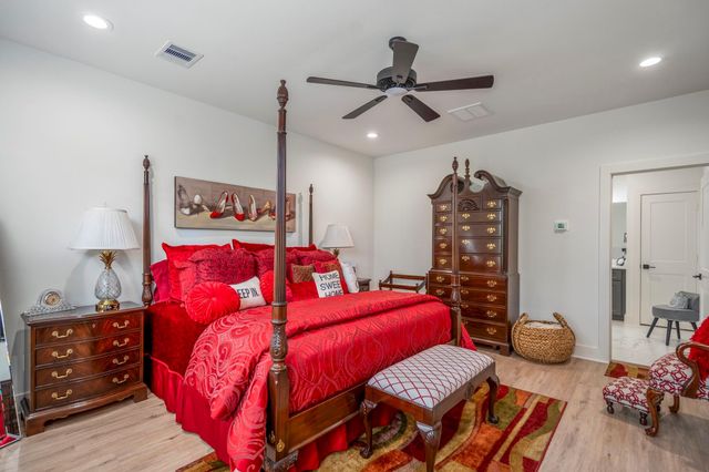 6405 Highland Pine Lane, Houston, TX 77091