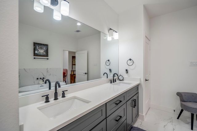 6405 Highland Pine Lane, Houston, TX 77091