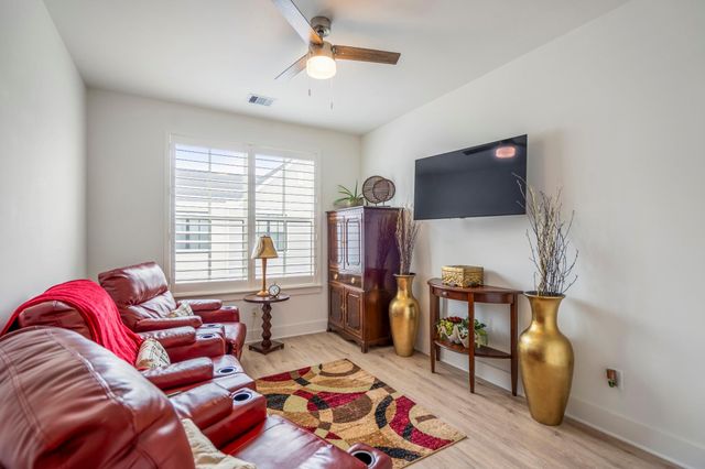 6405 Highland Pine Lane, Houston, TX 77091