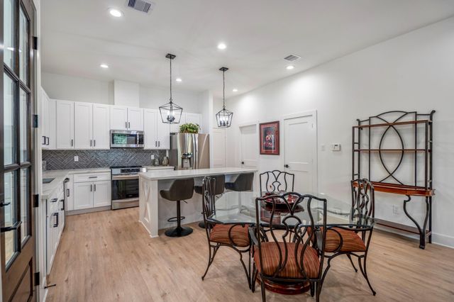 6405 Highland Pine Lane, Houston, TX 77091