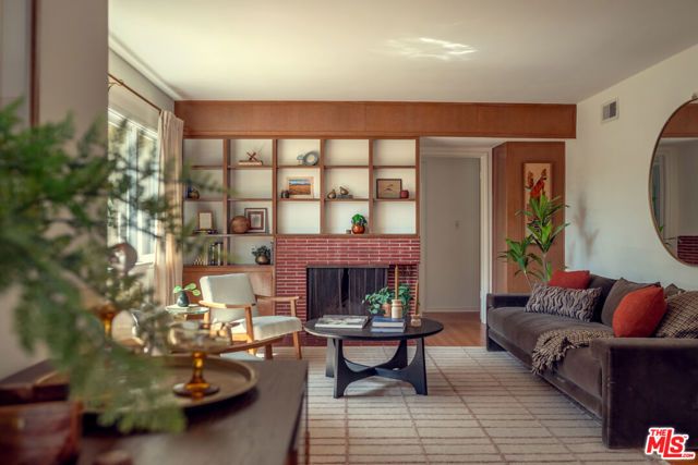 3325 Primavera Street, Pasadena, CA 91107