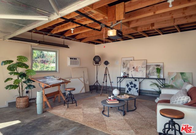 3325 Primavera Street, Pasadena, CA 91107