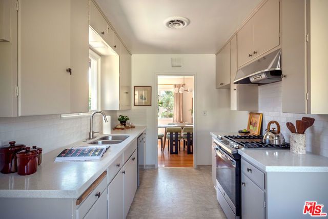 3325 Primavera Street, Pasadena, CA 91107