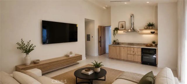 5061 Woodley, Encino, CA 91436