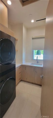 5061 Woodley, Encino, CA 91436