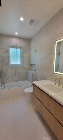 5061 Woodley, Encino, CA 91436
