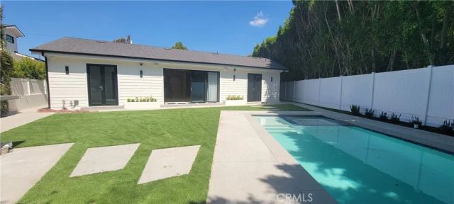 5061 Woodley, Encino, CA 91436