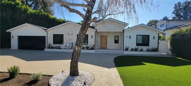 5061 Woodley, Encino, CA 91436