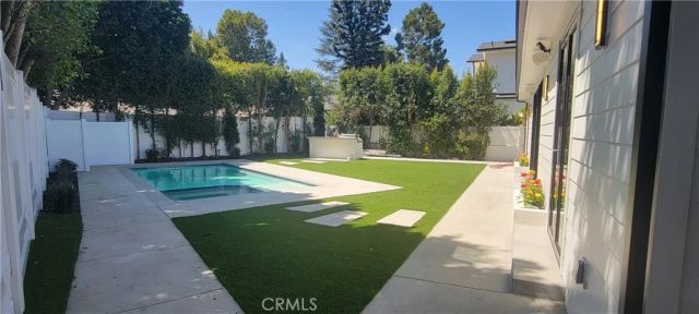 5061 Woodley, Encino, CA 91436