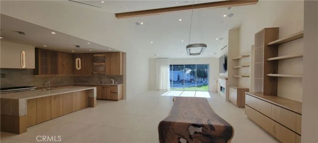 5061 Woodley, Encino, CA 91436