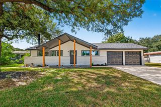 3422 Valleybrook, La Porte, TX 77571