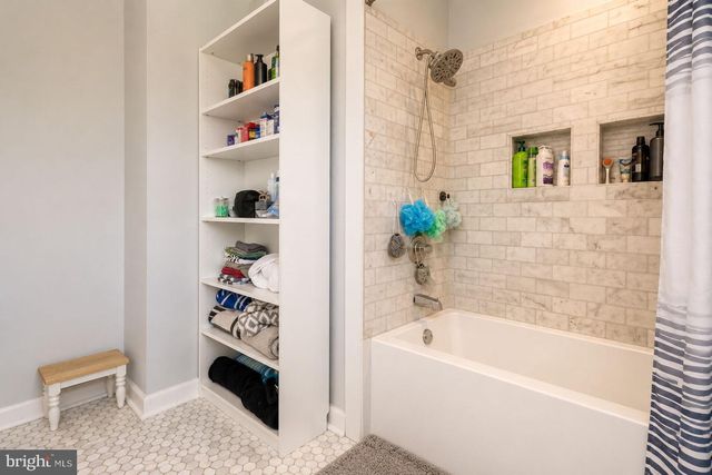 2471 RADCLIFFE AVE, Abington, PA 19001
