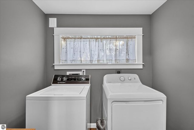 804 N River Avenue, Alma, MI 48801