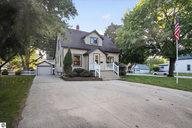 804 N River Avenue, Alma, MI 48801