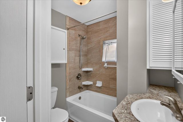 804 N River Avenue, Alma, MI 48801
