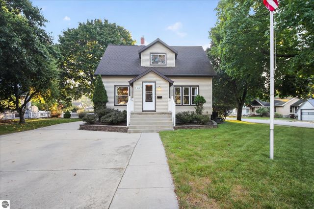 804 N River Avenue, Alma, MI 48801