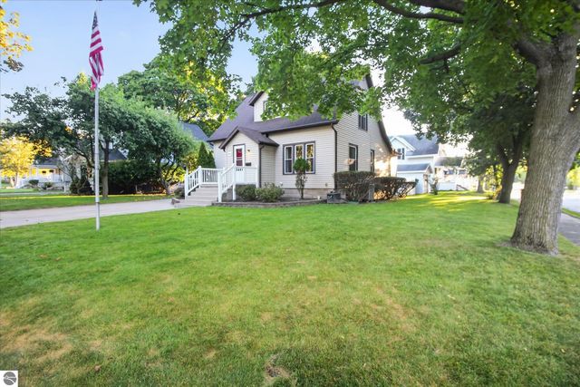 804 N River Avenue, Alma, MI 48801