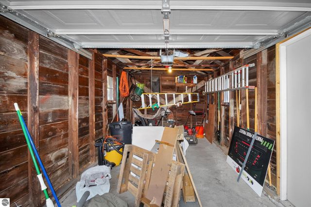 804 N River Avenue, Alma, MI 48801