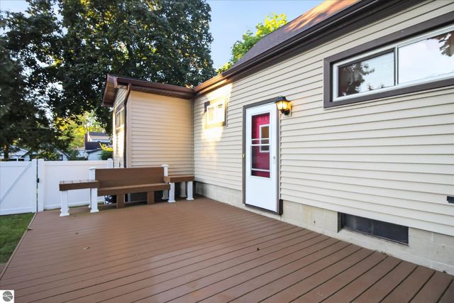 804 N River Avenue, Alma, MI 48801