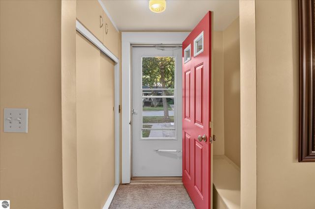 804 N River Avenue, Alma, MI 48801