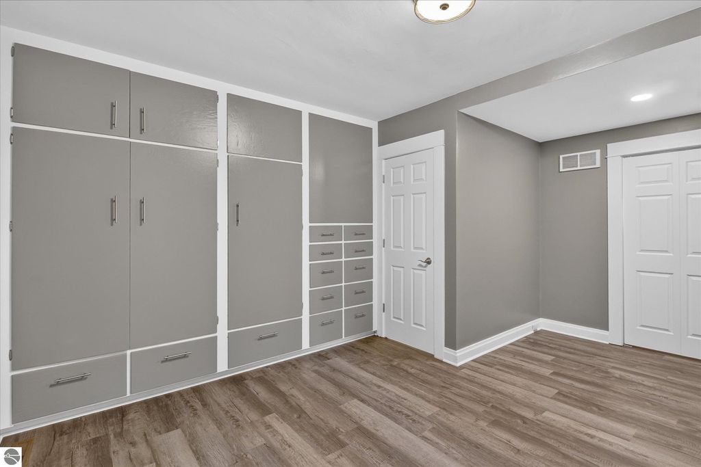 Image 19 of property listing at 804 N River Avenue, Alma, MI 48801