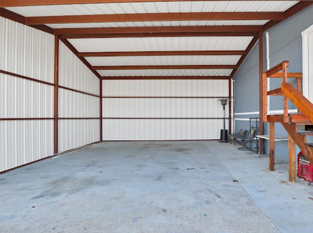 6104 Hawk Court, Joshua, TX 76058