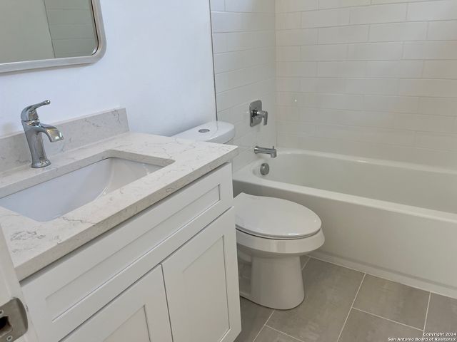 2507 E COMMERCE ST, San Antonio, TX 78203