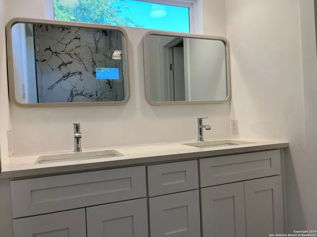 2507 E COMMERCE ST, San Antonio, TX 78203