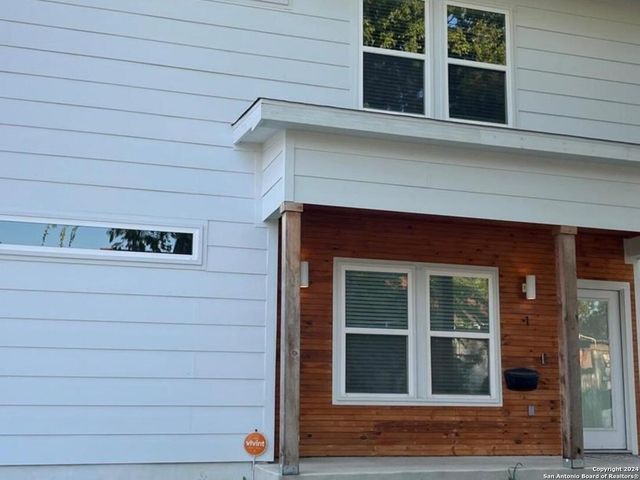 2507 E COMMERCE ST, San Antonio, TX 78203