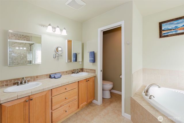 1568 Puget Drive E, Port Orchard, WA 98366